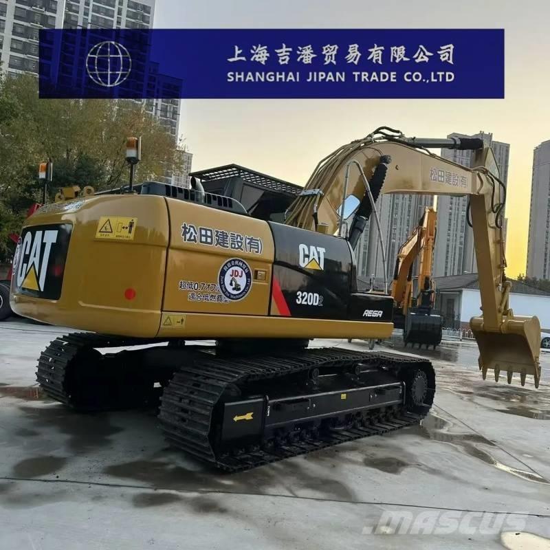 CAT 320 D حفارات زحافة