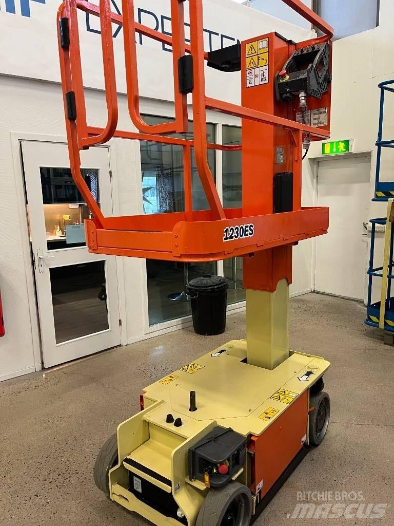 JLG 1230 ES رافعات مقصية الشكل
