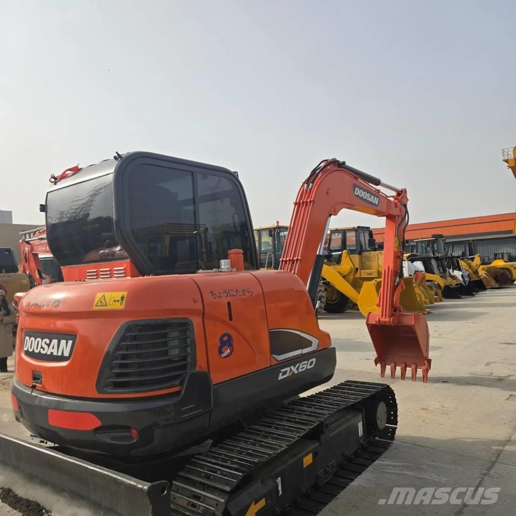 Doosan DX 60 حفارات صغيرة أقل من 7 طن (حفارات صغيرة)