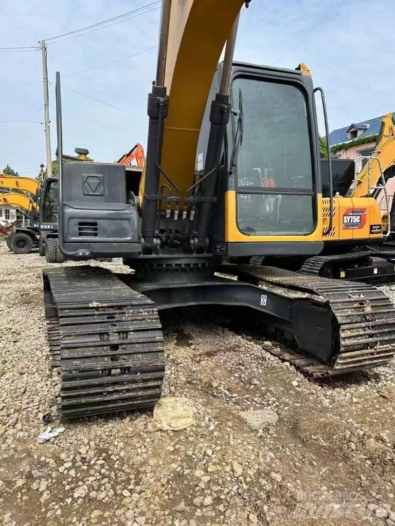 XCMG XE 150 D حفارات وسط 7 طن - 12 طن