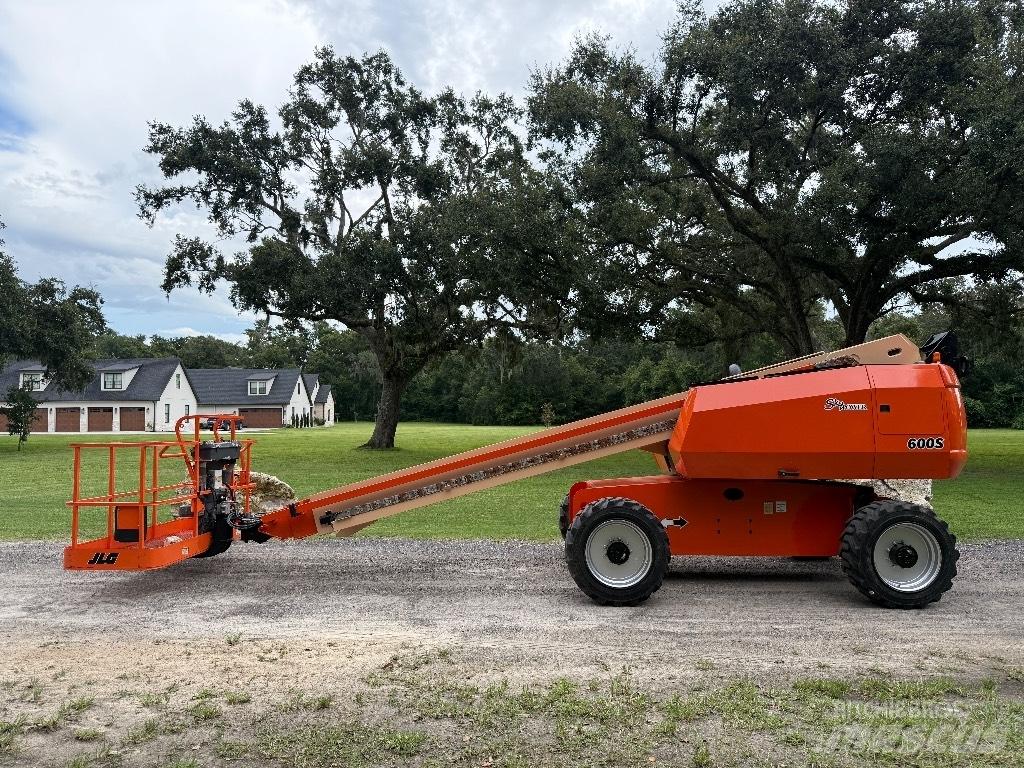 JLG 600 S رافعات سلة تلسكوبية