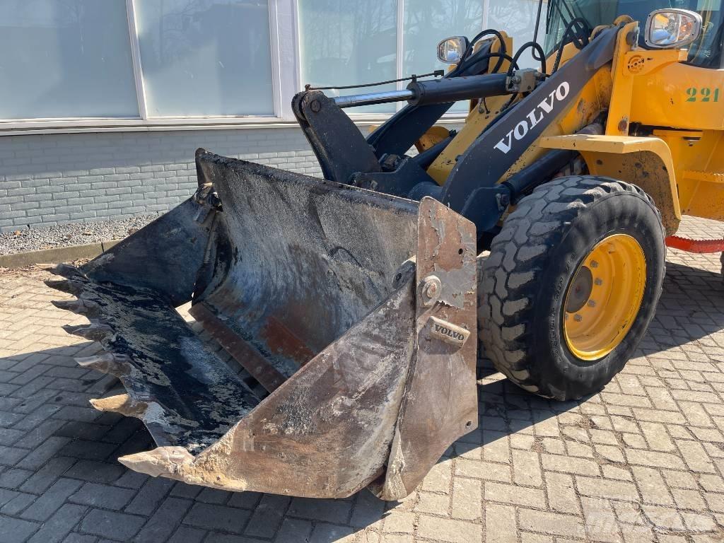 Volvo L 30 G  2017     CE لوادر بعجل