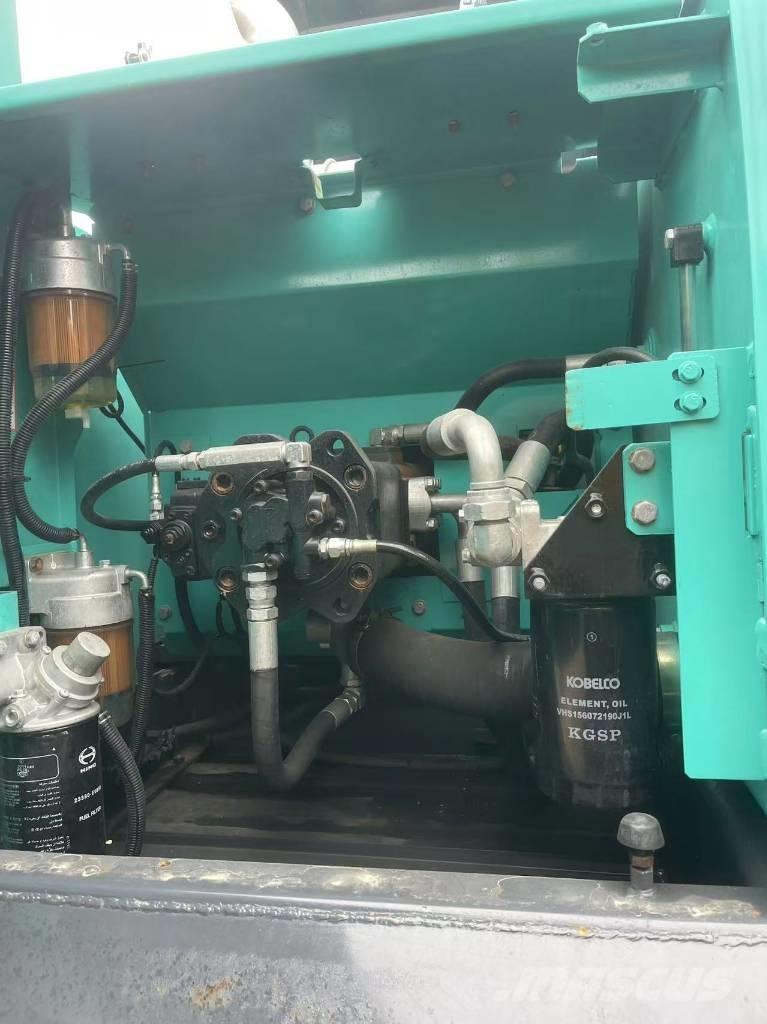 Kobelco SK 200 حفارات زحافة