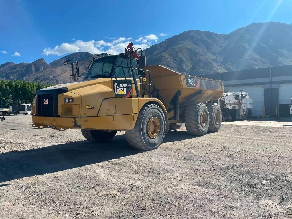 CAT 745 C ساحبات مفصلية