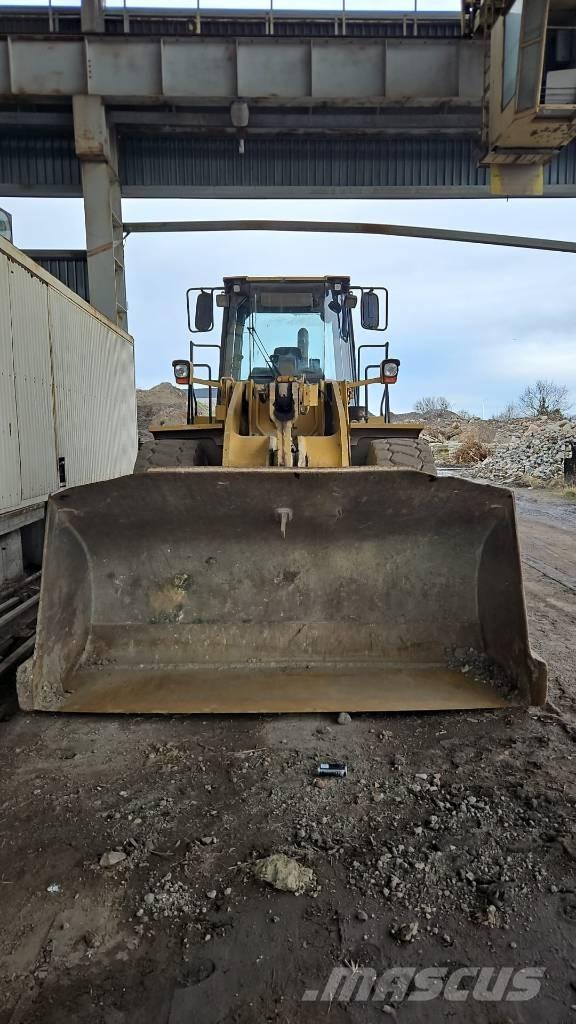 CAT 962 G لوادر بعجل