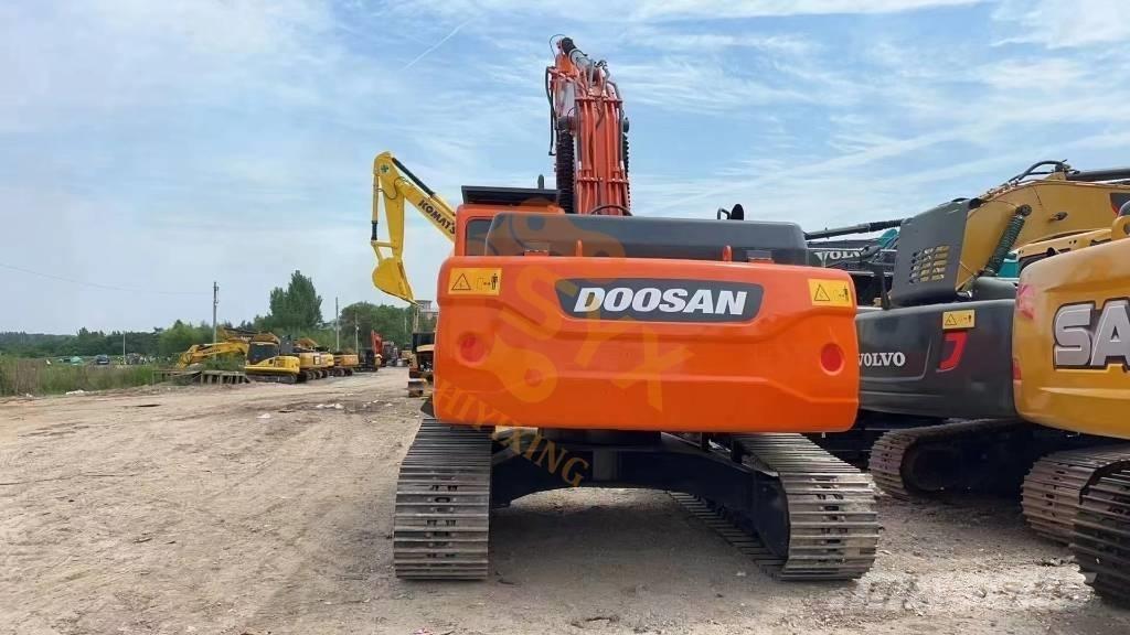 Doosan DX 225 LC حفارات زحافة