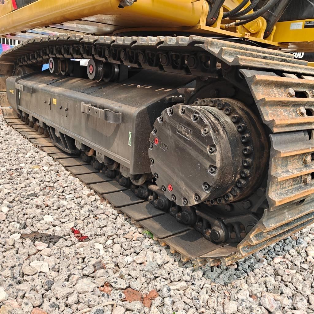 CAT 336D2 حفارات زحافة