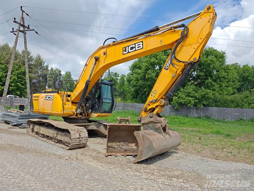 JCB JS 220 LC حفارات زحافة