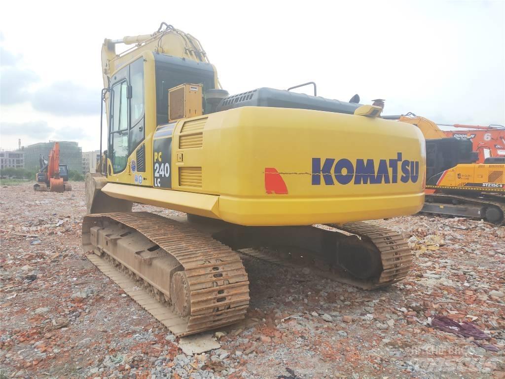 Komatsu PC 240LC-8 حفارات زحافة