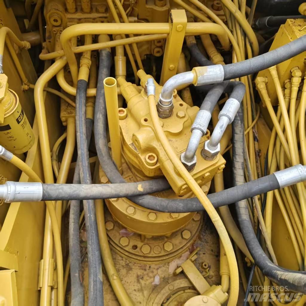 CAT 325 B L حفارات زحافة