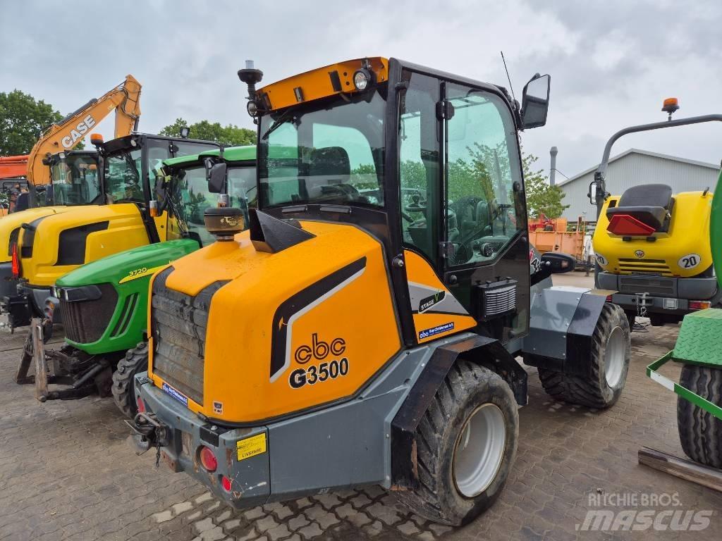 GiANT G3500 لوادر صغيرة