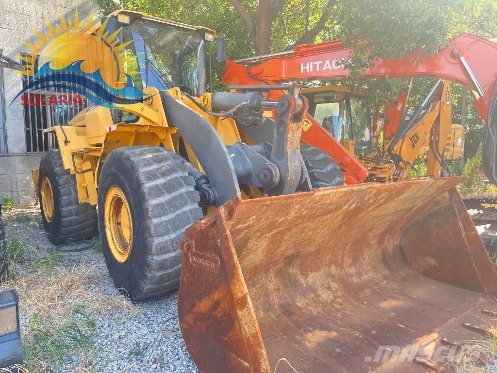 Volvo L 120 لوادر بعجل