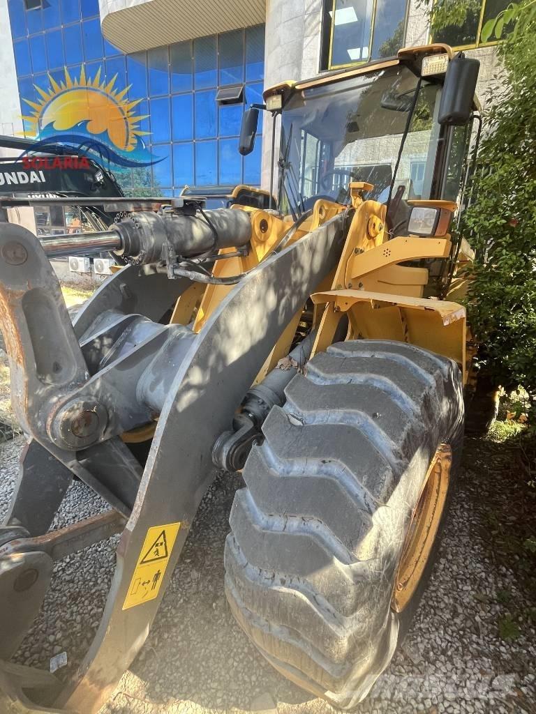 Volvo L 120 لوادر بعجل
