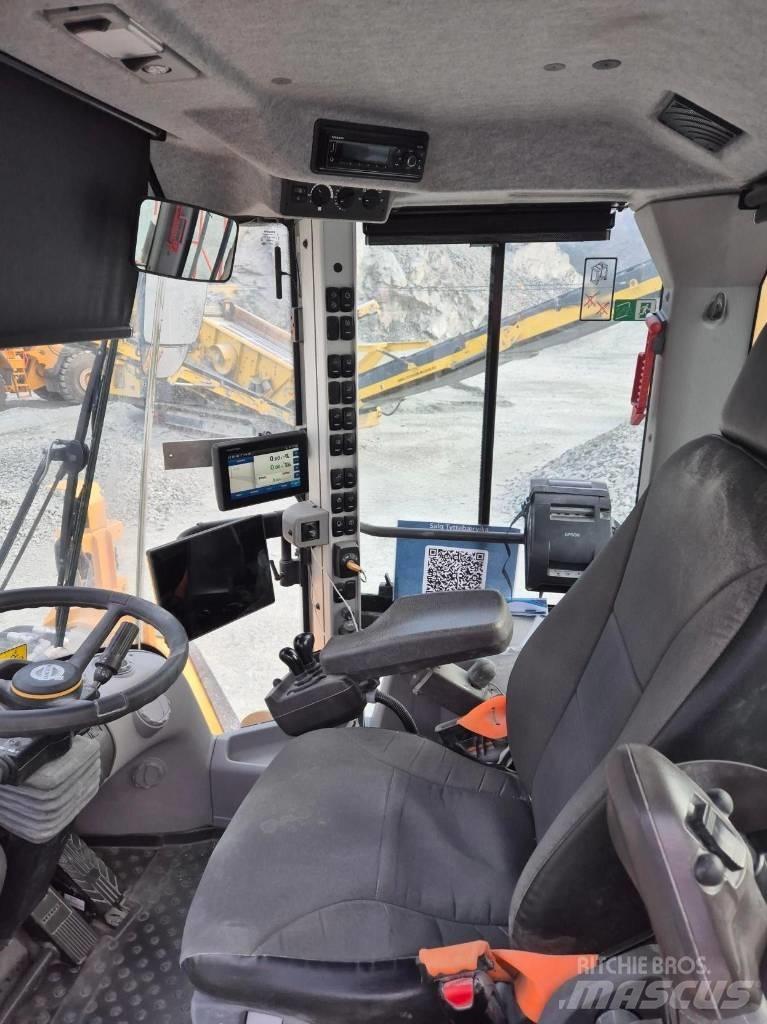 Volvo L 220 H لوادر بعجل