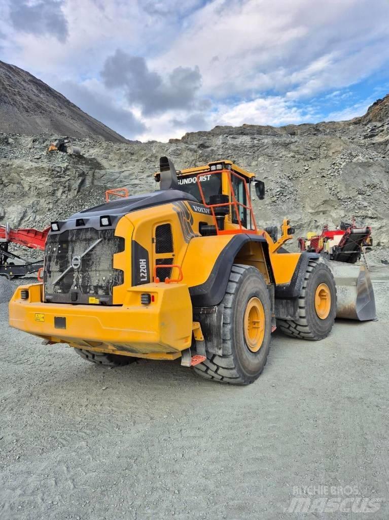 Volvo L 220 H لوادر بعجل
