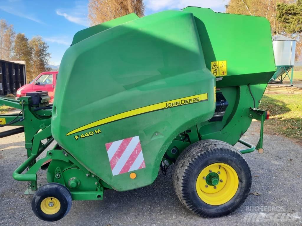 John Deere F 440 M محزمات مستديرة