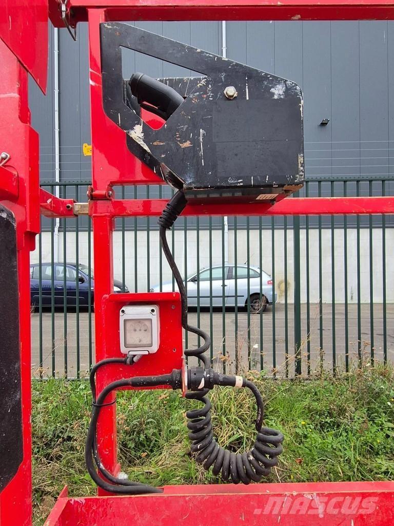 JLG 6rs رافعات مقصية الشكل