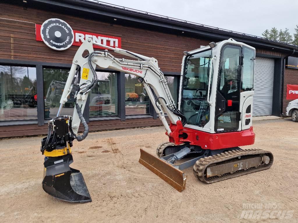 Takeuchi TB 325 R حفارات صغيرة أقل من 7 طن (حفارات صغيرة)