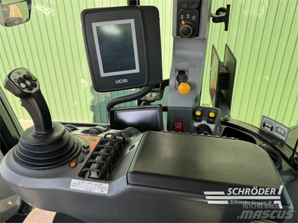 JCB FASTRAC 4220 الجرارات