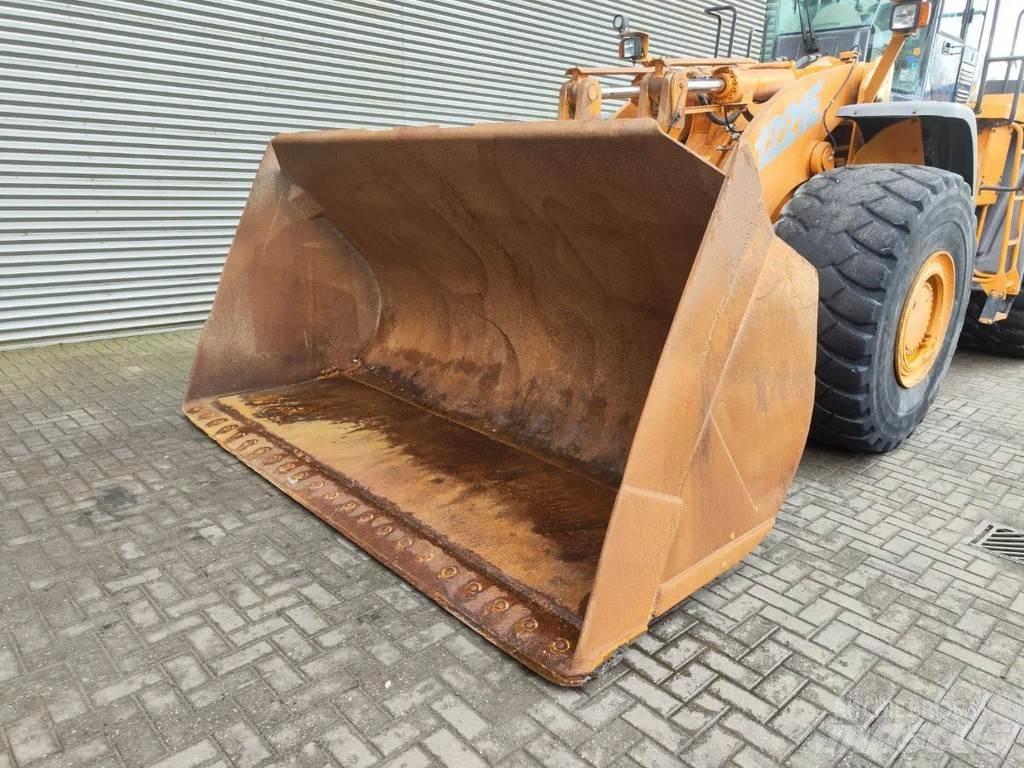 CASE 1221E لوادر بعجل