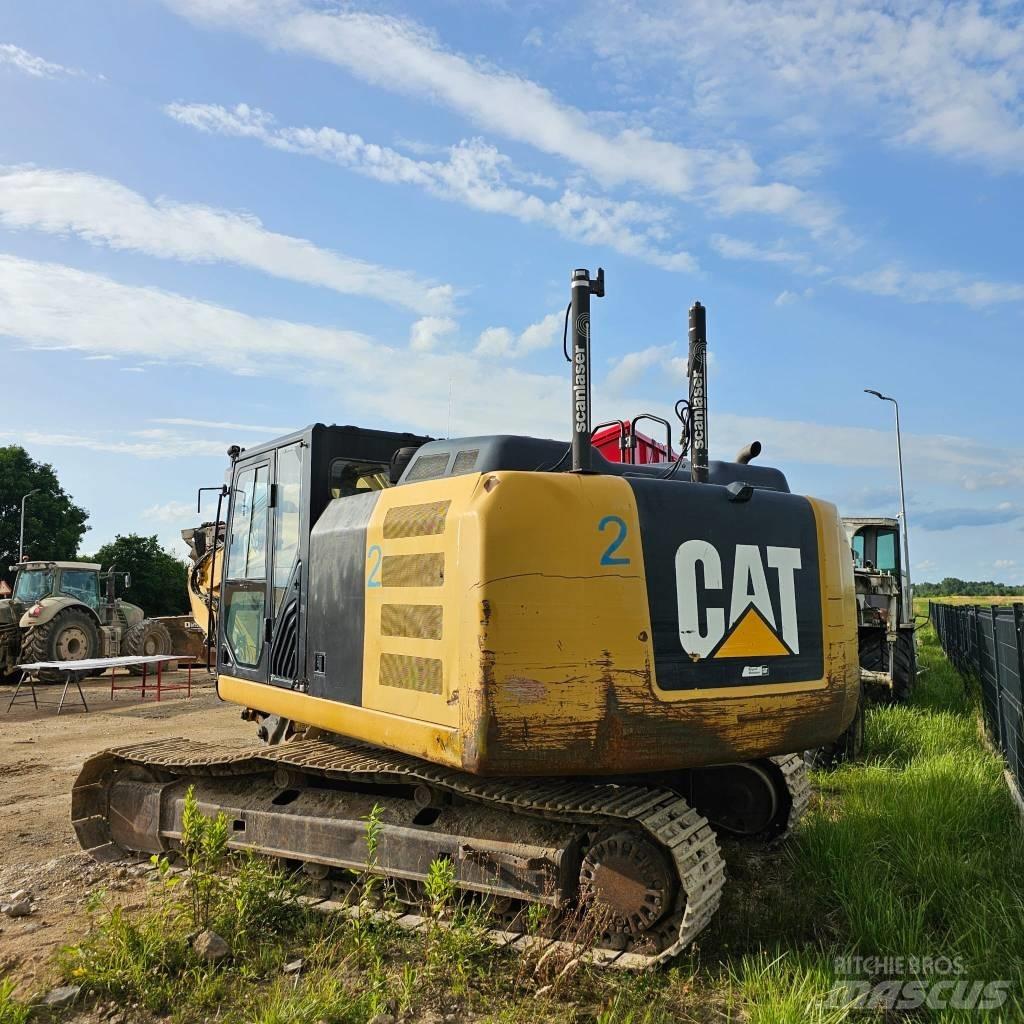 CAT 320 E حفارات زحافة