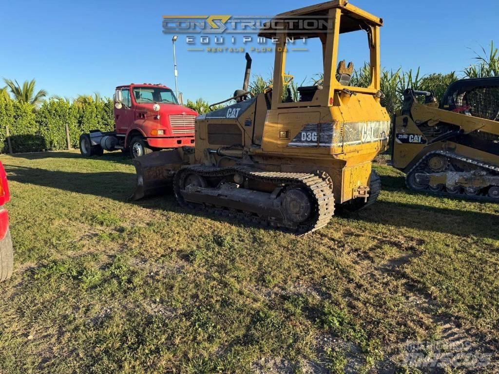 CAT D 3 G LGP بلدوزرات مجنزرة