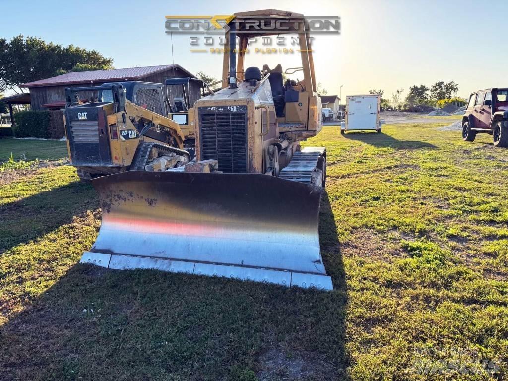 CAT D 3 G LGP بلدوزرات مجنزرة
