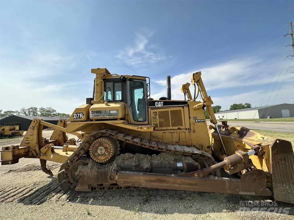 CAT D7R بلدوزرات مجنزرة