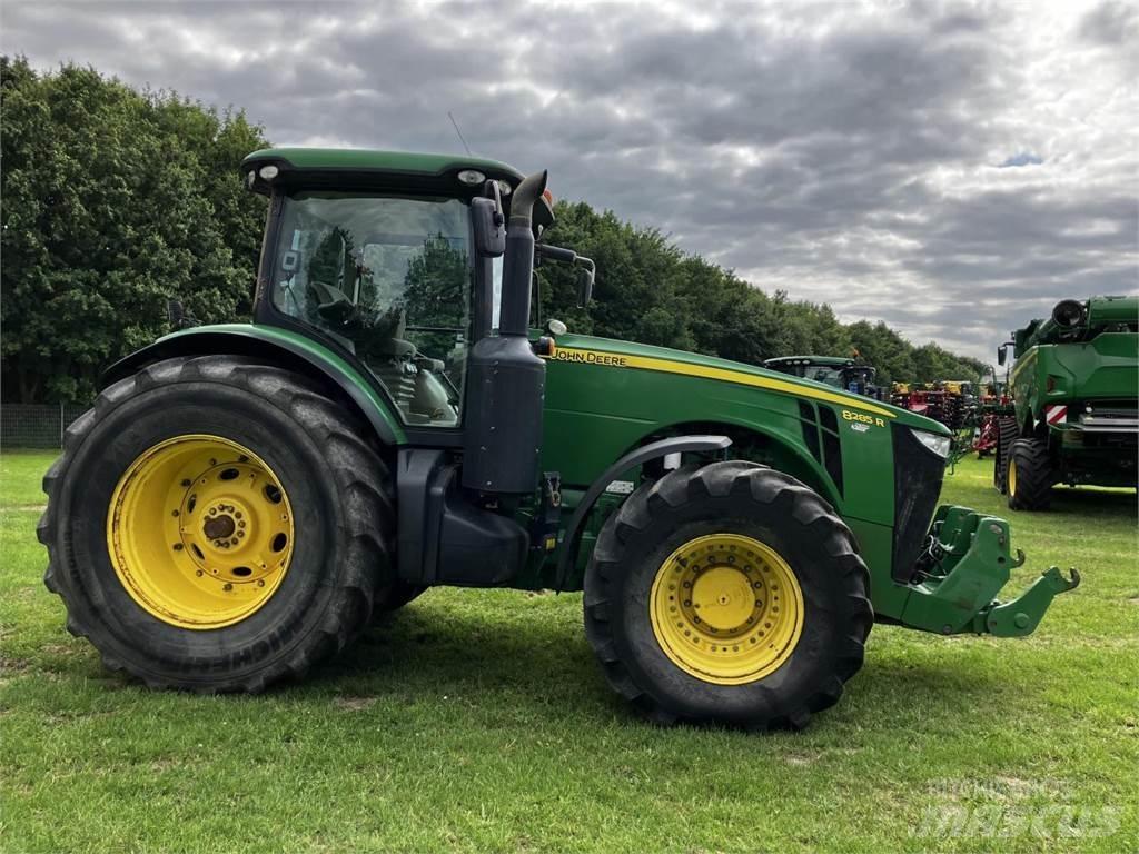 John Deere 8285R الجرارات