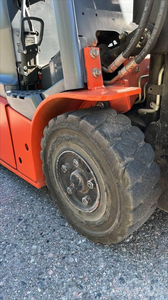 Toyota 8 FBET 16 شاحنات ذات رافعات شوكية تعمل بالكهرباء
