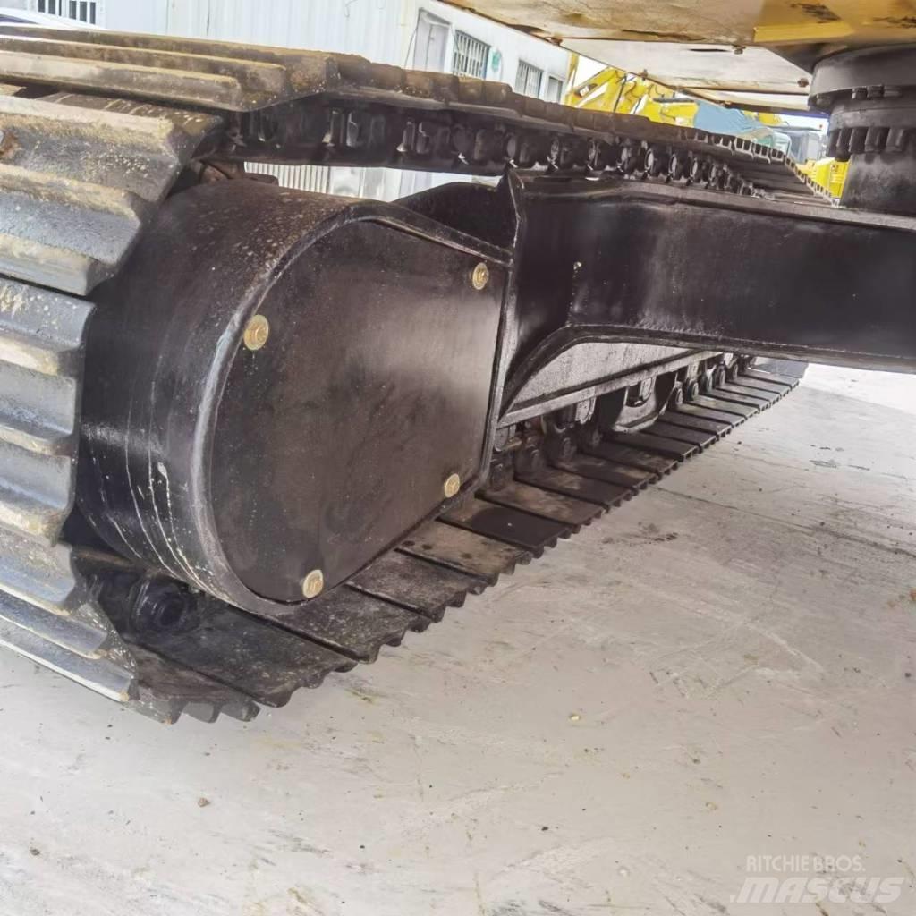 CAT 320 C L حفارات زحافة