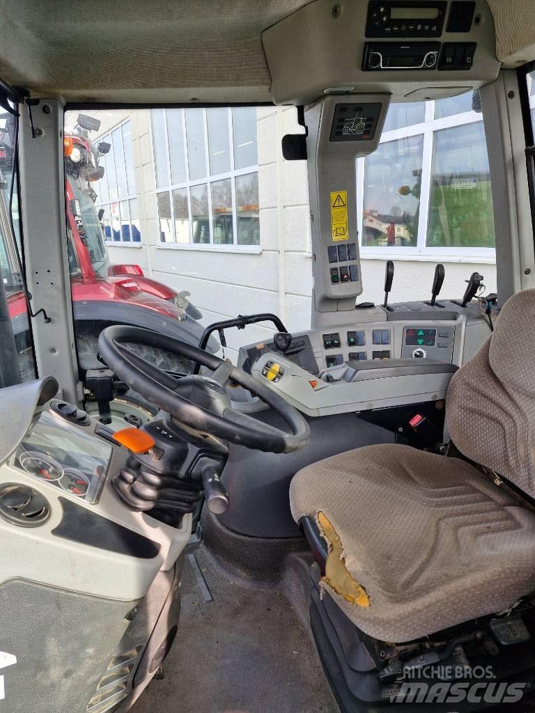 CLAAS Arion 640 الجرارات