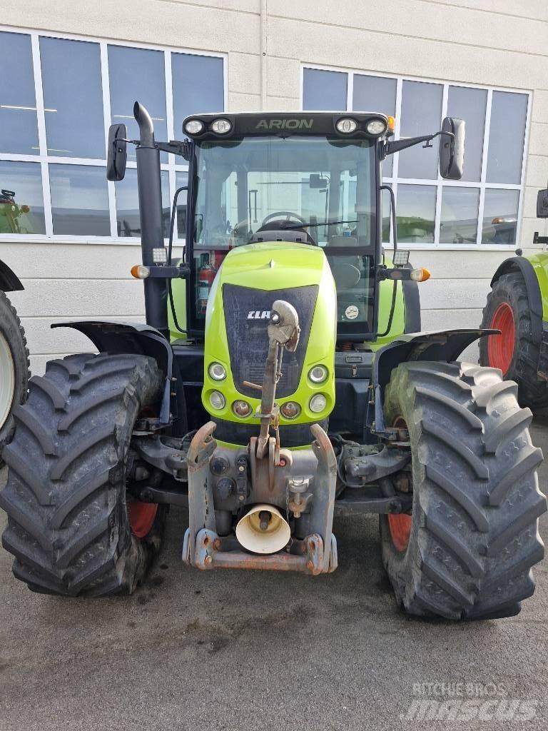 CLAAS Arion 640 الجرارات