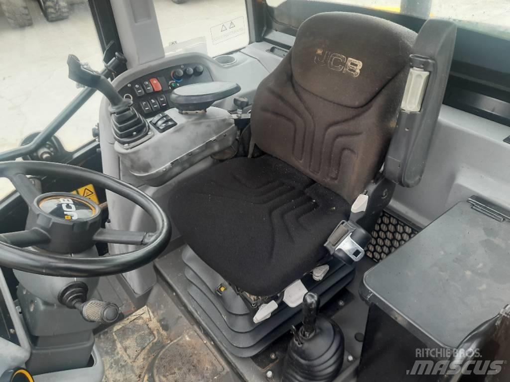 JCB TM 320 S معدات مناولة لأغراض الزراعة