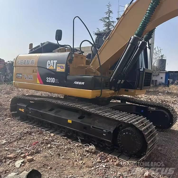 CAT 320 D2L حفارات زحافة