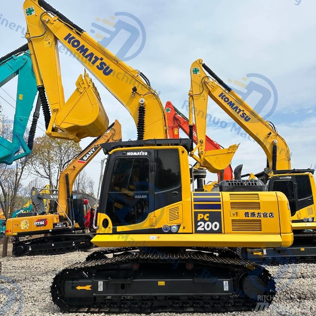 Komatsu PC200-8 حفارات زحافة