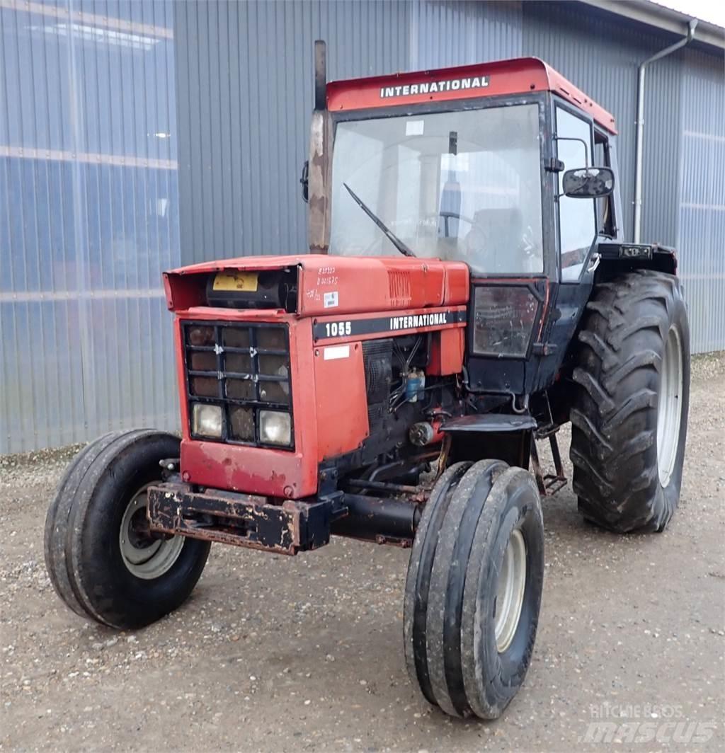 Case IH 1055 الجرارات