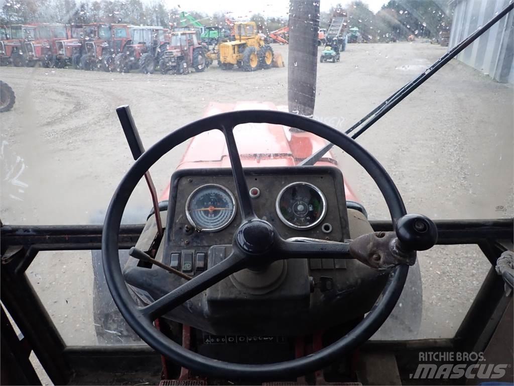 Case IH 1055 الجرارات