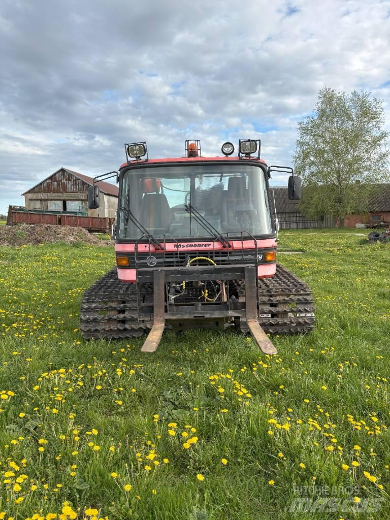  Pisten Bully 230DR ماكينات أخرى لتجهيز الأراضي