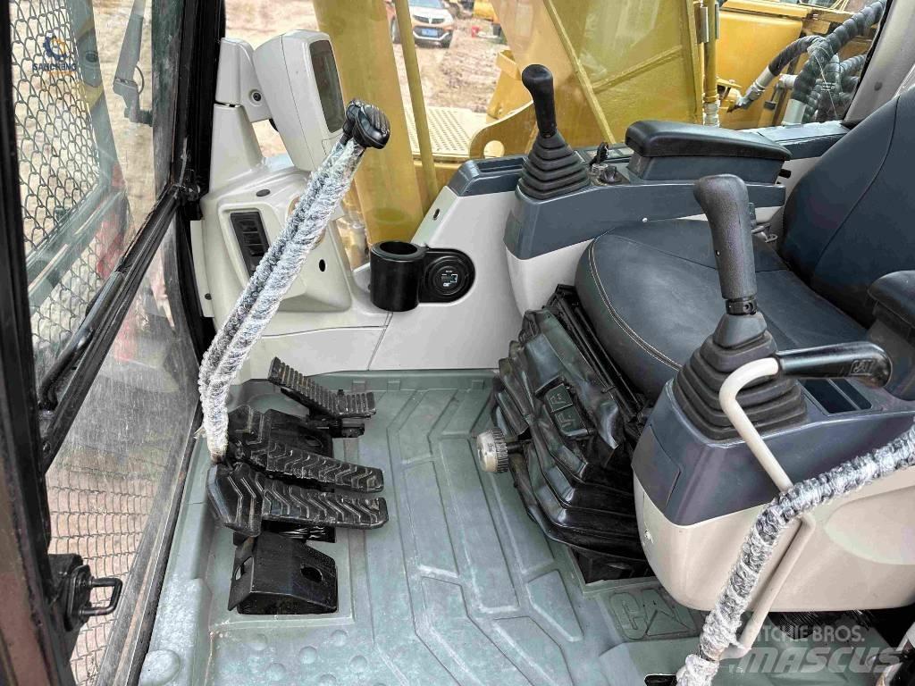 CAT 320 C L حفارات زحافة