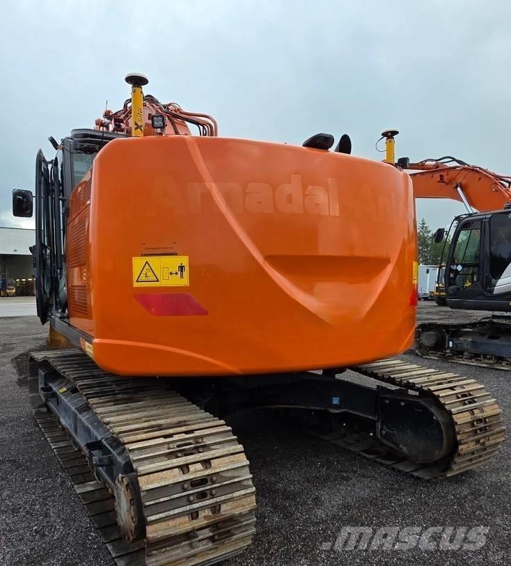 Hitachi ZX225USRLC-6 حفارات زحافة