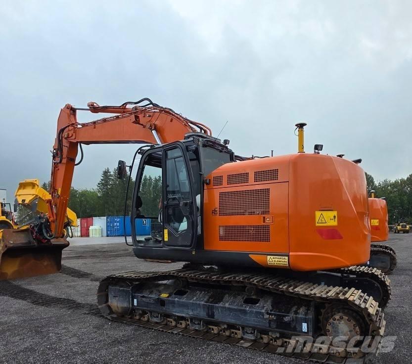 Hitachi ZX225USRLC-6 حفارات زحافة