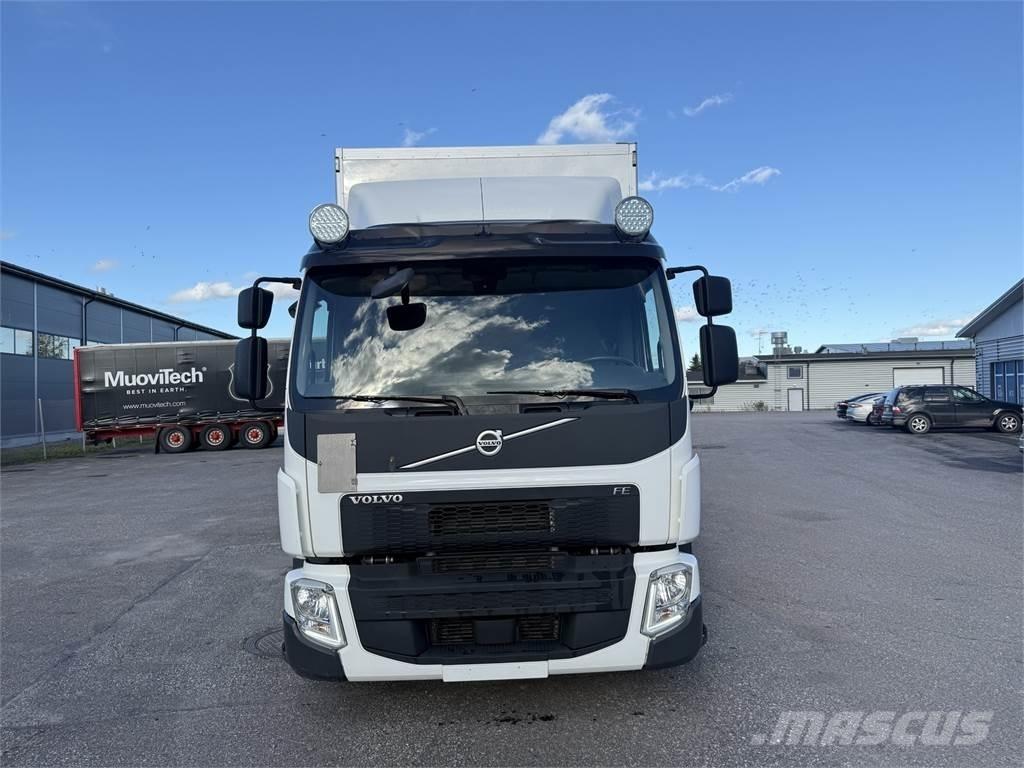 Volvo FE320 4X2 شاحنات ذات هيكل صندوقي