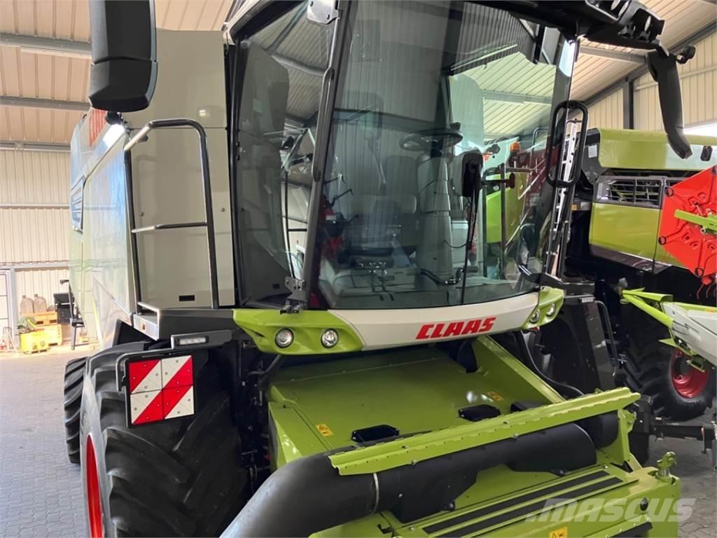 CLAAS TRION 730 حصادات