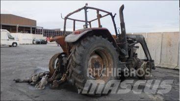 CASE 110    fuel tank كابينة والداخلية