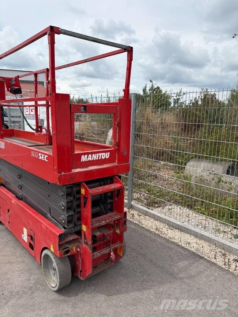 Manitou 100 SEC رافعات مقصية الشكل