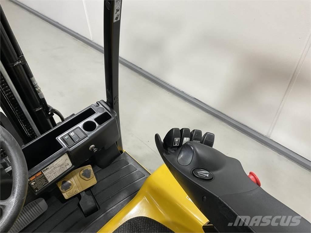 Yale ERP18VF شاحنات ذات رافعات شوكية تعمل بالكهرباء