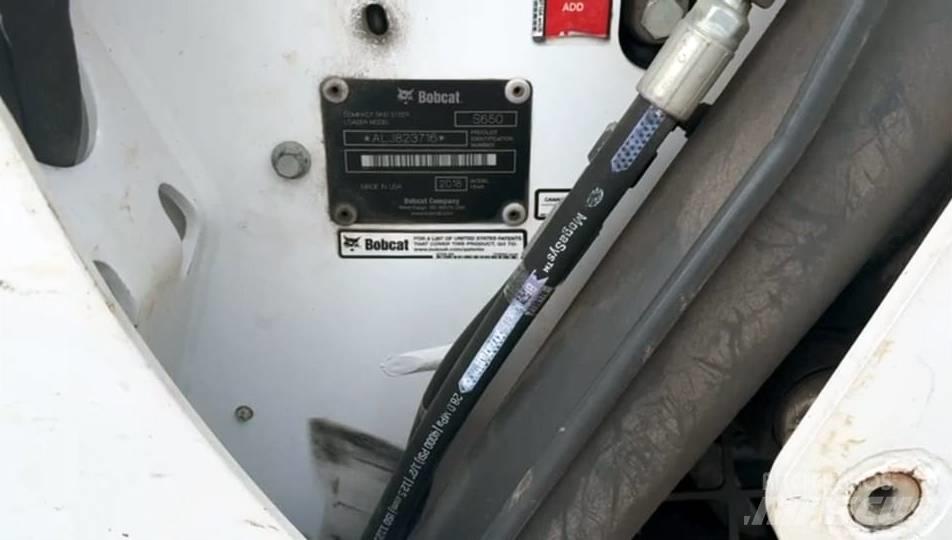 Bobcat S650 لوادر انزلاقية التوجيه