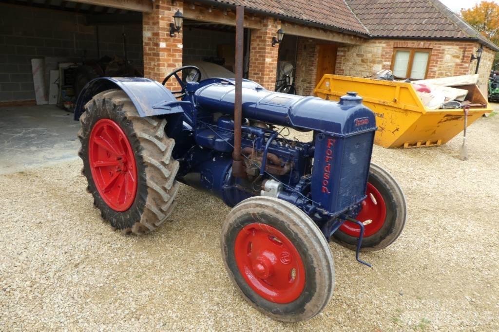  standard fordson الجرارات
