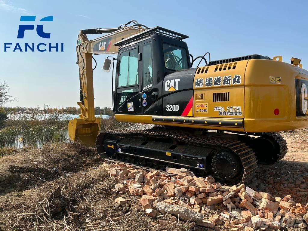 CAT 320 D حفارات زحافة
